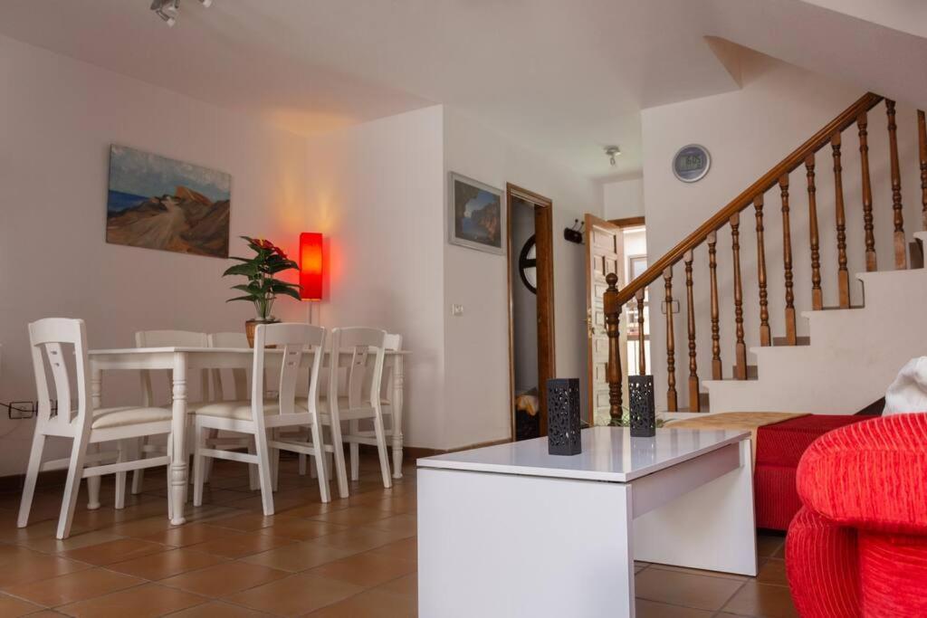 Duplex In Quiet Zone, Next To Sea, Fast Wifi Appartement El Médano Buitenkant foto